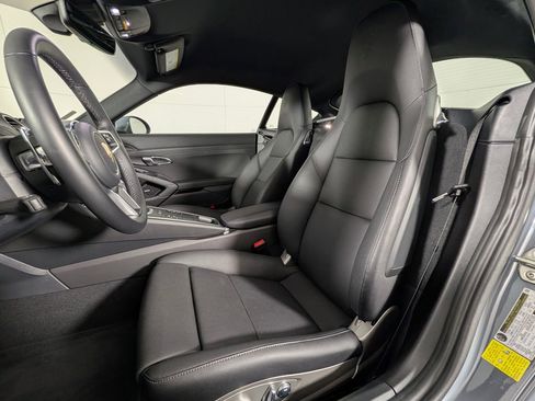 Used 2025 Porsche 718 Cayman image 5