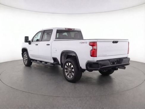 Used 2021 Chevrolet Silverado 2500 Custom w/ Custom Value Package AWD/4WD image 5