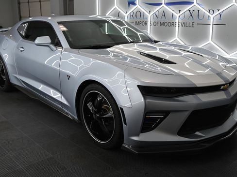 Used 2018 Chevrolet Camaro SS RWD image 6