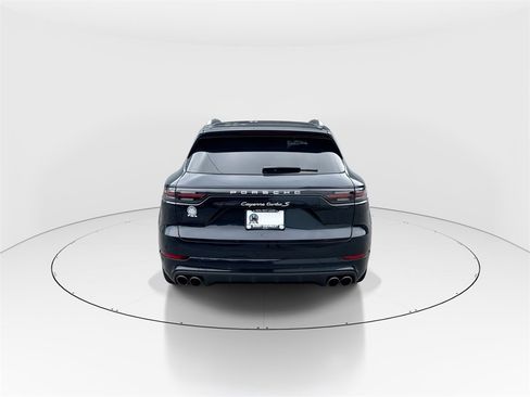 Used 2023 Porsche Cayenne Turbo S image 7