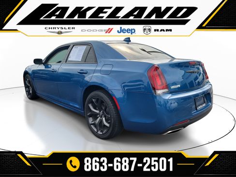 Used 2022 Chrysler 300 Touring L RWD image 6