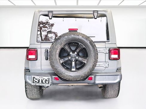 Used 2021 Jeep Wrangler Unlimited Sahara image 5