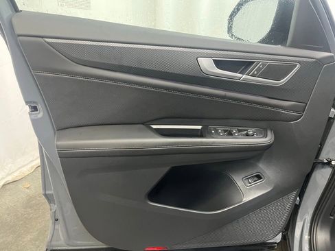 New 2026 Volkswagen Atlas Cross Sport SEL R-Line image 9