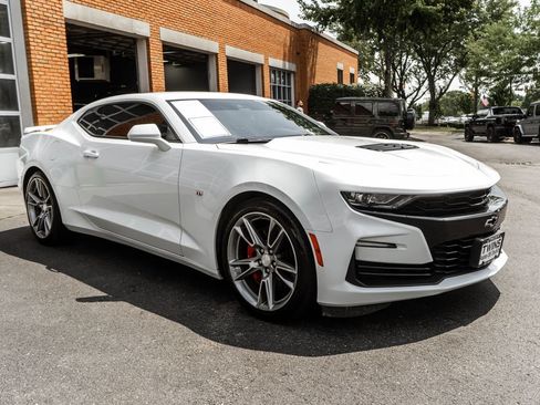 Used 2019 Chevrolet Camaro SS RWD image 6