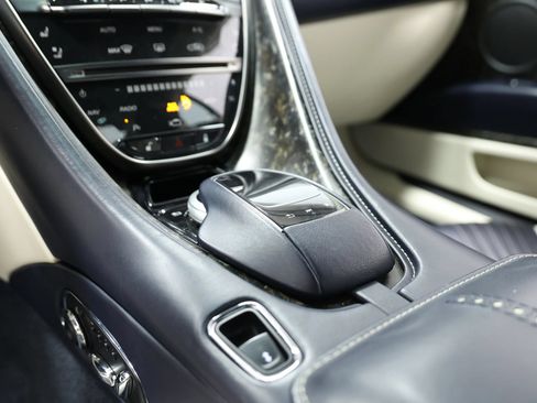 Used 2019 Aston Martin DB11 Coupe RWD image 46