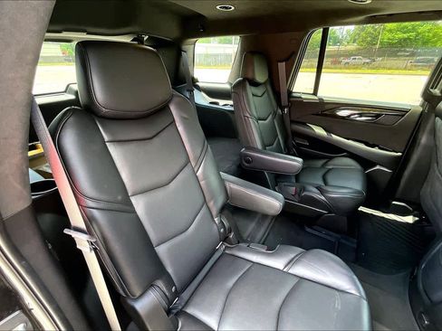 Used 2020 Cadillac Escalade Platinum RWD image 20
