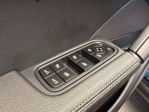 Used 2024 Porsche Cayenne AWD/4WD image 19