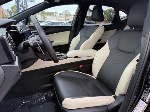 Used 2024 Lexus NX 250 FWD image 23