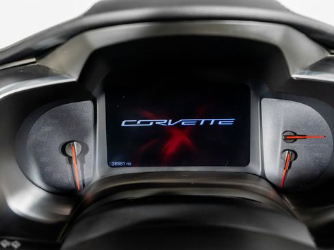 Used 2014 Chevrolet Corvette Stingray Coupe image 38