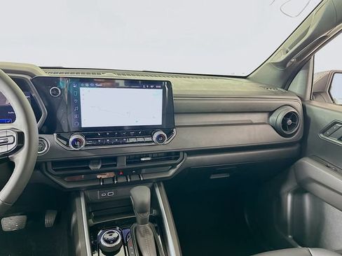 New 2025 Chevrolet Colorado Trail Boss w/ Off-Road Front Bumper Package image 24