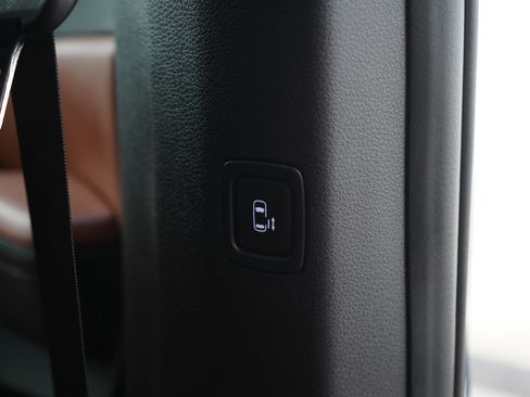 Used 2024 Kia Carnival SX Prestige FWD image 18