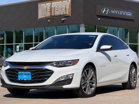 Used 2024 Chevrolet Malibu LT FWD image 1