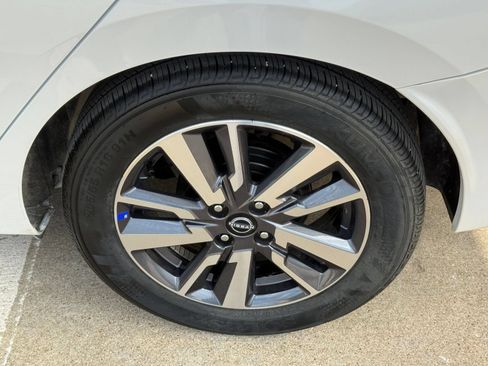 Used 2025 Nissan Versa SV FWD image 29