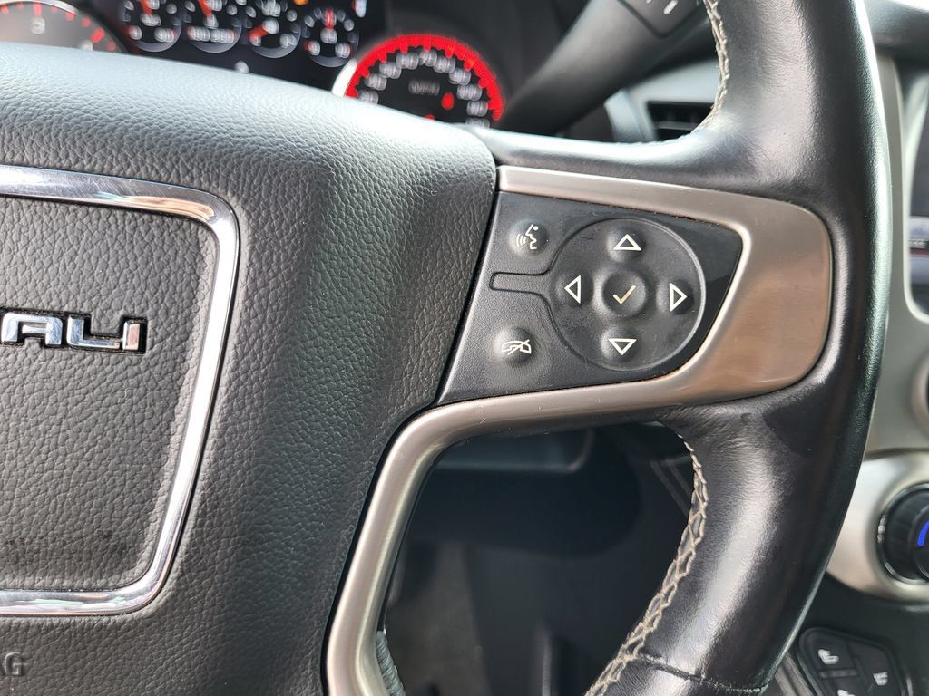 Used 2015 GMC Yukon Denali w/ Premium Package AWD/4WD image 33