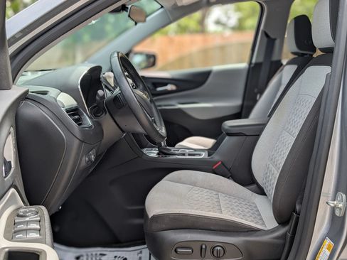 Used 2023 Chevrolet Equinox LT FWD image 11