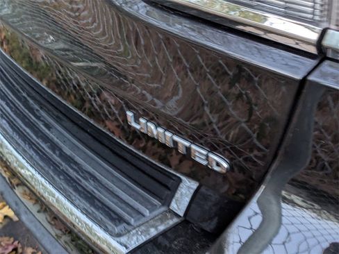 Used 2018 Jeep Grand Cherokee Limited image 6