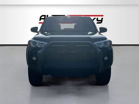 Used 2024 Toyota 4Runner SR5 Premium image 2