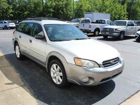 Used 2006 Subaru Outback 2.5i AWD/4WD image 2