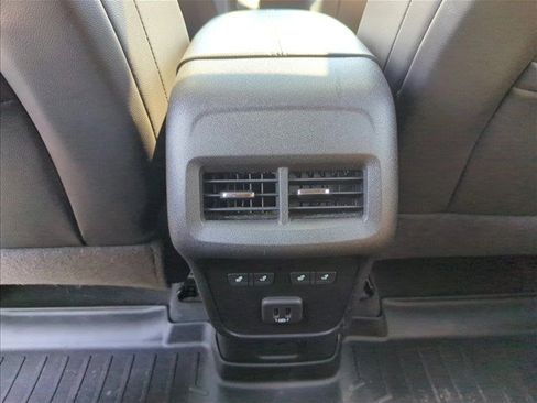 Used 2022 Chevrolet Equinox Premier FWD image 24