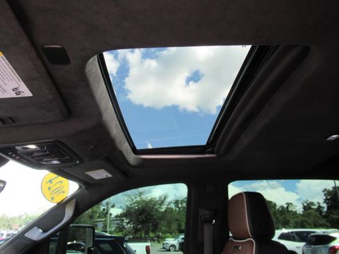 Used 2024 GMC Sierra 3500 Denali Ultimate AWD/4WD image 17