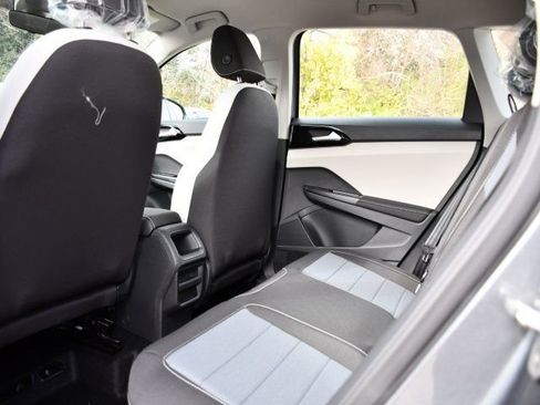 New 2026 Volkswagen Taos S image 16