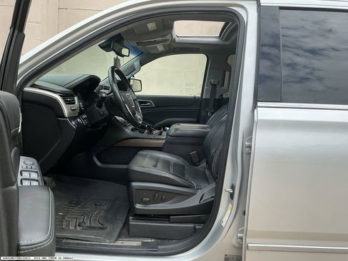 Used 2019 GMC Yukon XL Denali w/ Denali Ultimate Package RWD image 8