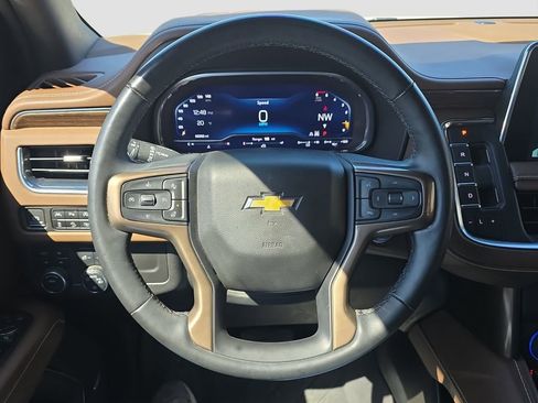 Used 2023 Chevrolet Suburban High Country AWD/4WD image 9
