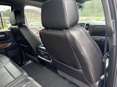 Used 2021 Chevrolet Silverado 1500 High Country w/ Technology Package image 32