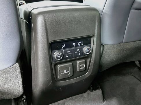 Used 2020 Buick Enclave Premium w/ Sun and Sites Package AWD/4WD image 4