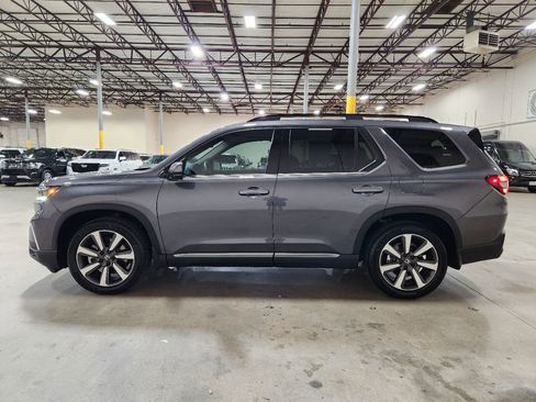 Used 2023 Honda Pilot Touring image 7