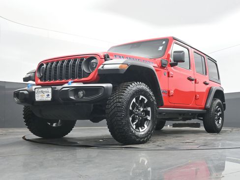 Used 2024 Jeep Wrangler Unlimited Rubicon 4xe image 27