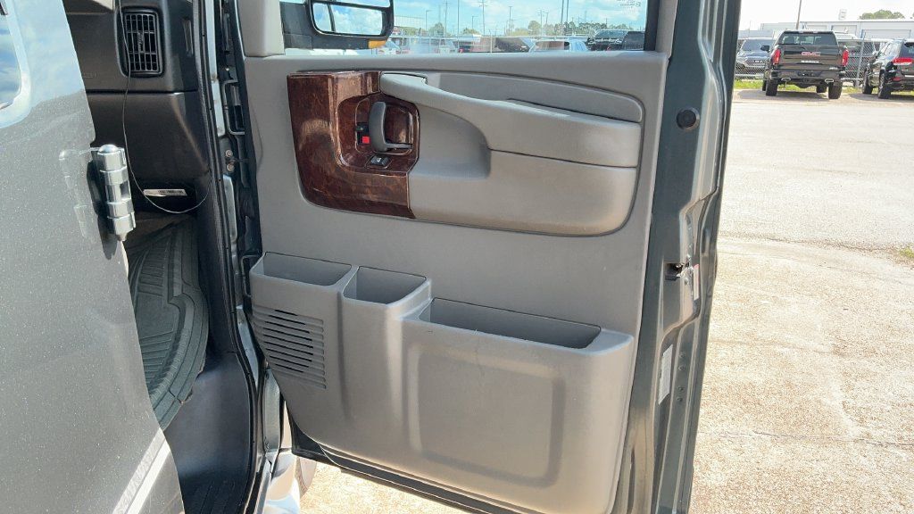 Used 2014 GMC Savana 1500 RWD image 21