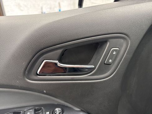 Used 2021 Chevrolet Colorado Z71 AWD/4WD image 18