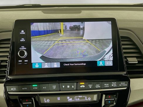 Used 2025 Honda Odyssey Sport-L image 13