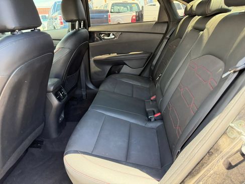 Used 2022 Kia Forte GT w/ GT Technology Package FWD image 11