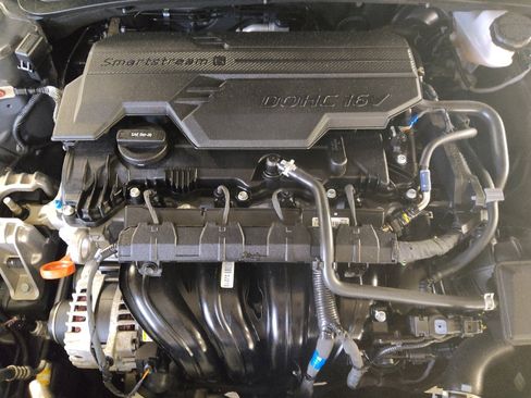 Used 2024 Hyundai Elantra SEL FWD image 30