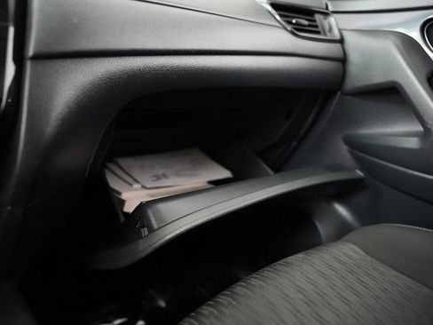 Used 2020 Nissan Rogue SV FWD image 46
