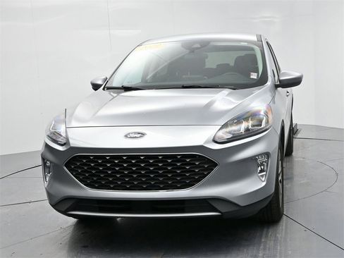 Used 2022 Ford Escape SEL image 3