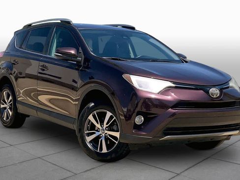 Used 2018 Toyota RAV4 XLE AWD/4WD image 3