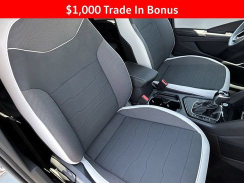 New 2026 Volkswagen Taos SE FWD image 12