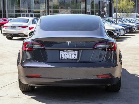 Used 2023 Tesla Model 3 Standard Range RWD image 3