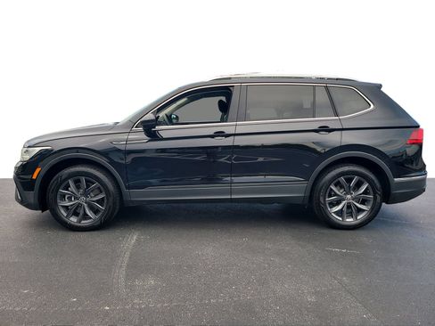 Used 2023 Volkswagen Tiguan SE FWD image 5