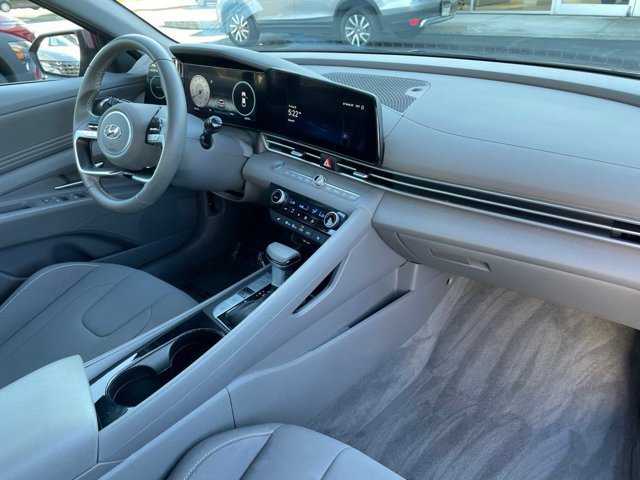 Used 2023 Hyundai Elantra SEL w/ Convenience Package FWD image 7