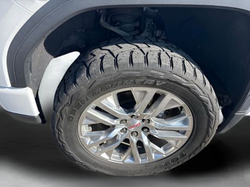Used 2022 GMC Sierra 1500 AT4X image 26
