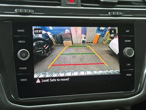 Certified 2024 Volkswagen Tiguan SE R-Line image 24