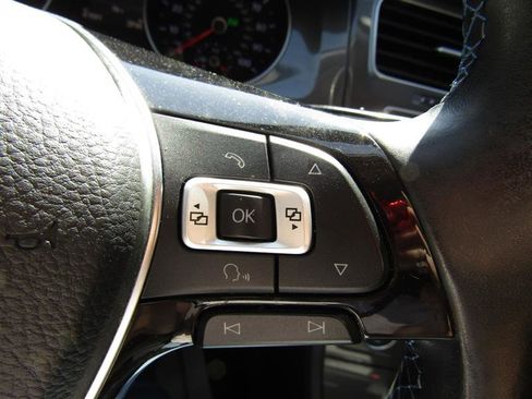 Used 2016 Volkswagen e-Golf SEL Premium w/ Driver Assistance Package image 16