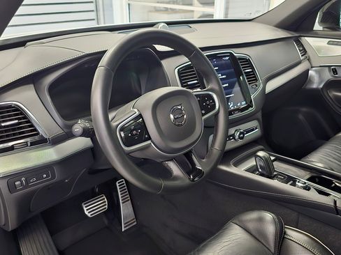 Certified 2022 Volvo XC90 T8 R-Design w/ Advanced Package image 23