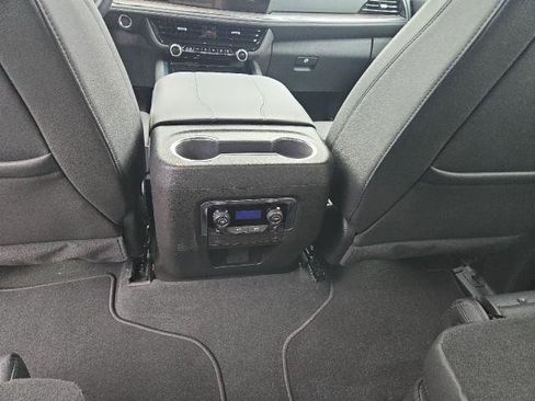 Used 2025 Chevrolet Suburban Z71 w/ Comfort Package image 16