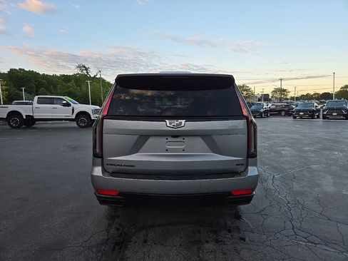 Used 2023 Cadillac Escalade Sport w/ LPO, ONYX Package AWD/4WD image 5