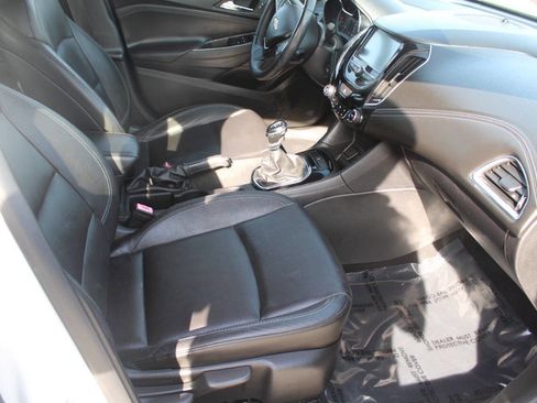 Used 2018 Chevrolet Cruze LT w/ Leather Package image 8